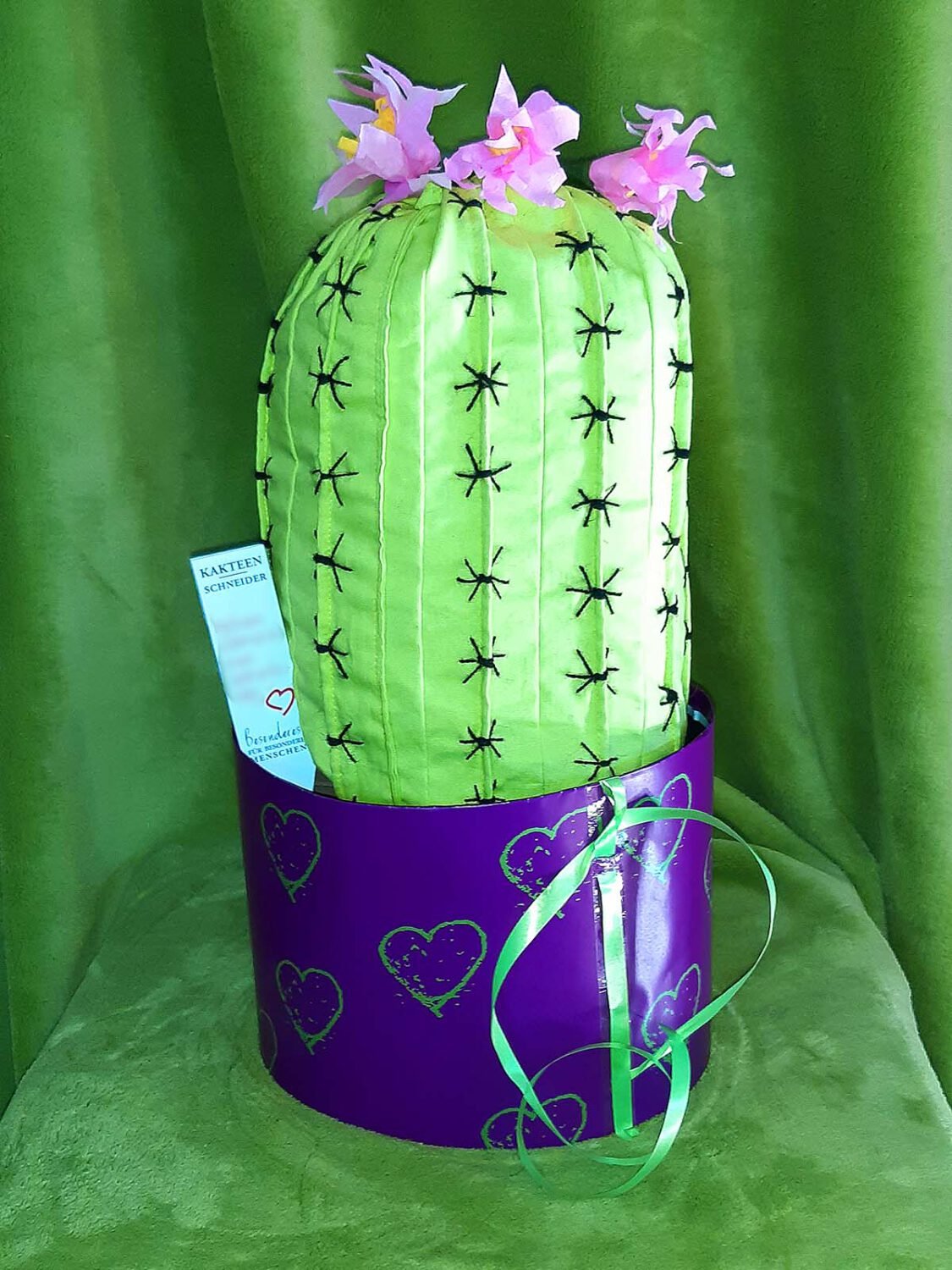 Kaktuskissen Geschenkversion Cereus mit Blüten